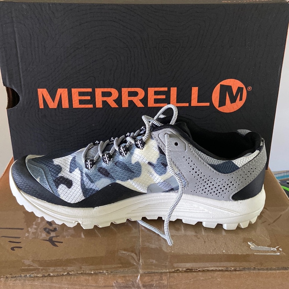 Merrill Nova 2 brand new never worn